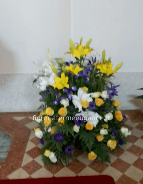 Composizione di Fiori Freschi Piccola - Onoranze Funebri Ciamei